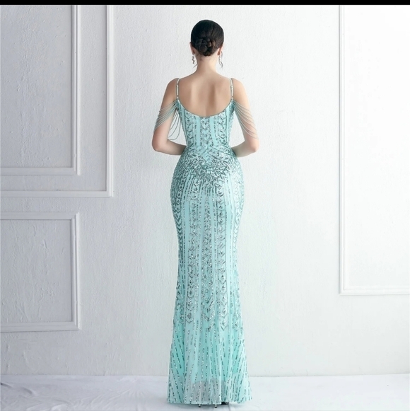 Mint Blue, V Neck,  Sleeveless,  Strapless,  Draped Beads, Sequined Merm… - Picture 6 of 13